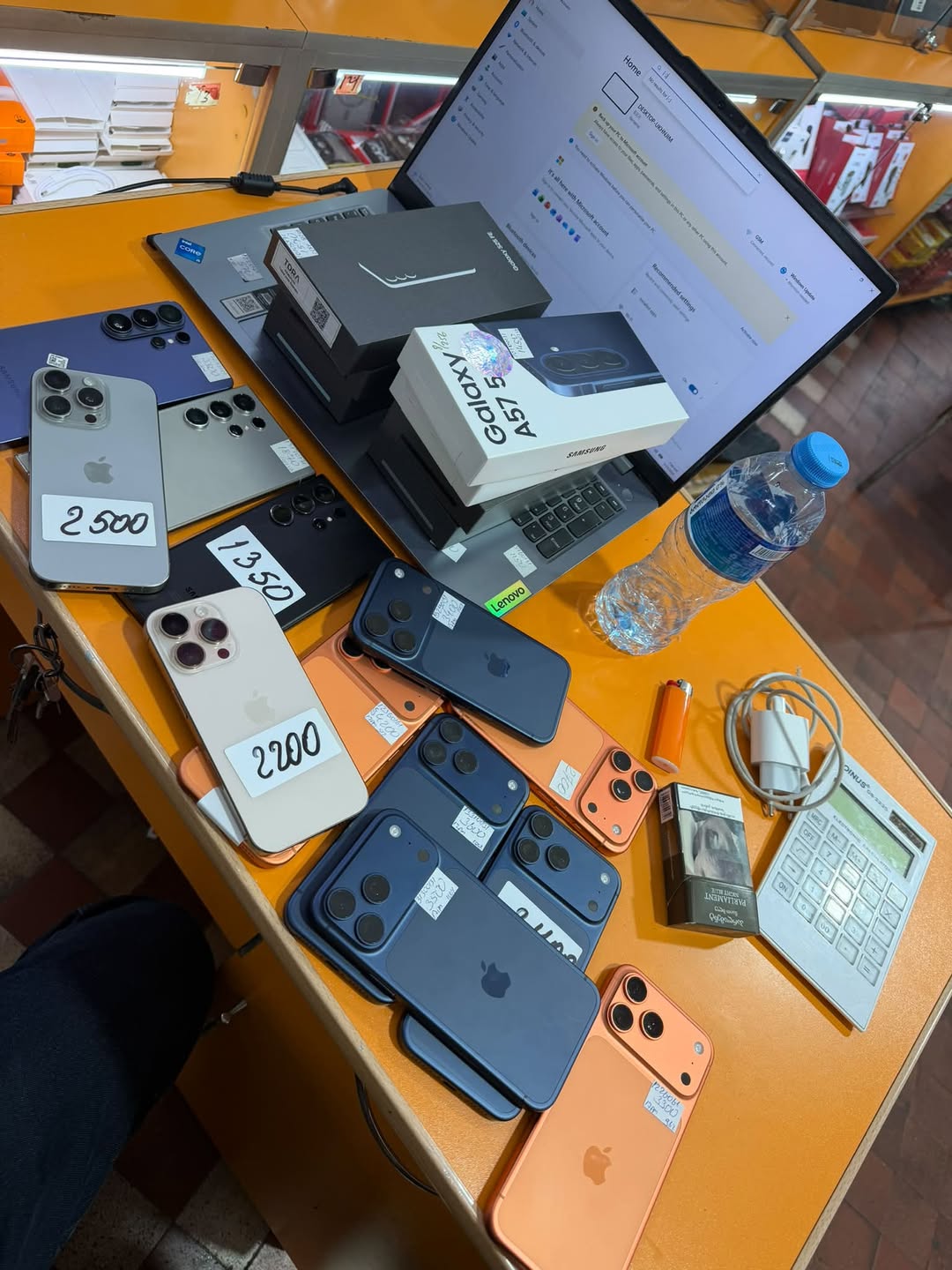 📱🔥 Batumida mobil telefonların böyük seçimi!