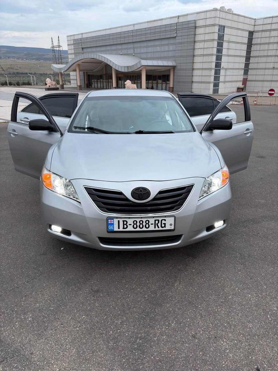 4500$ 2.4 ბენზინი,190 მილი გარბენი, მარტო
