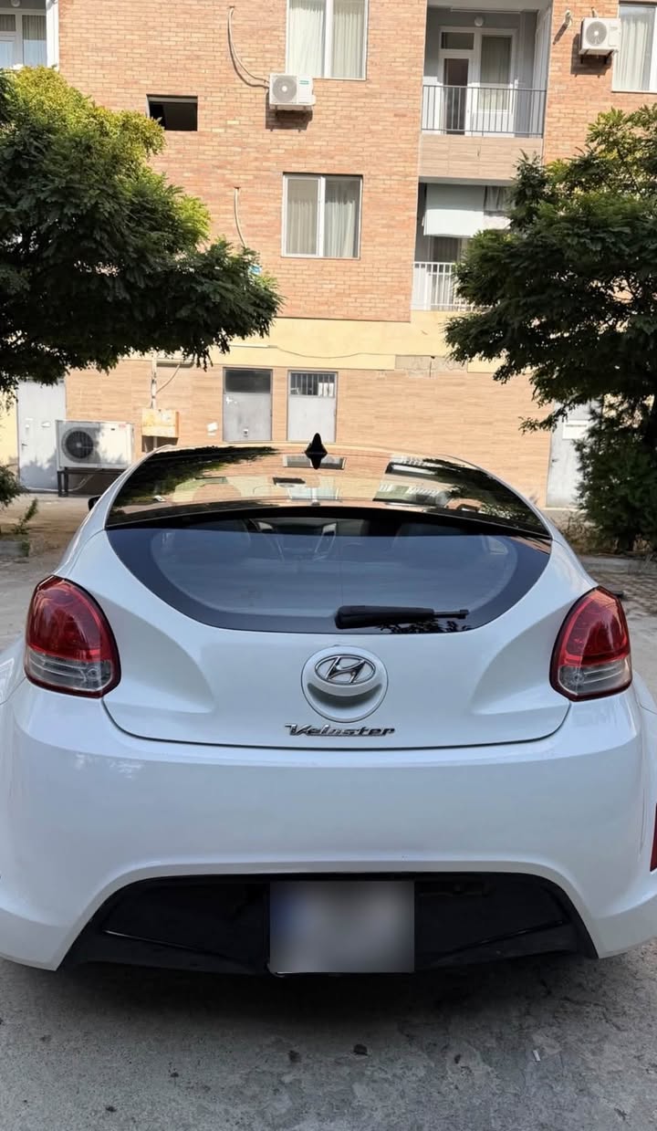 Hyundai Veloster 2013