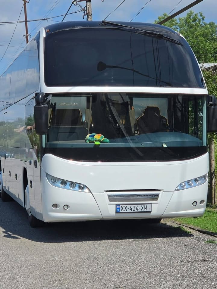 Neoplan Cityliner 2009 — 65,000$