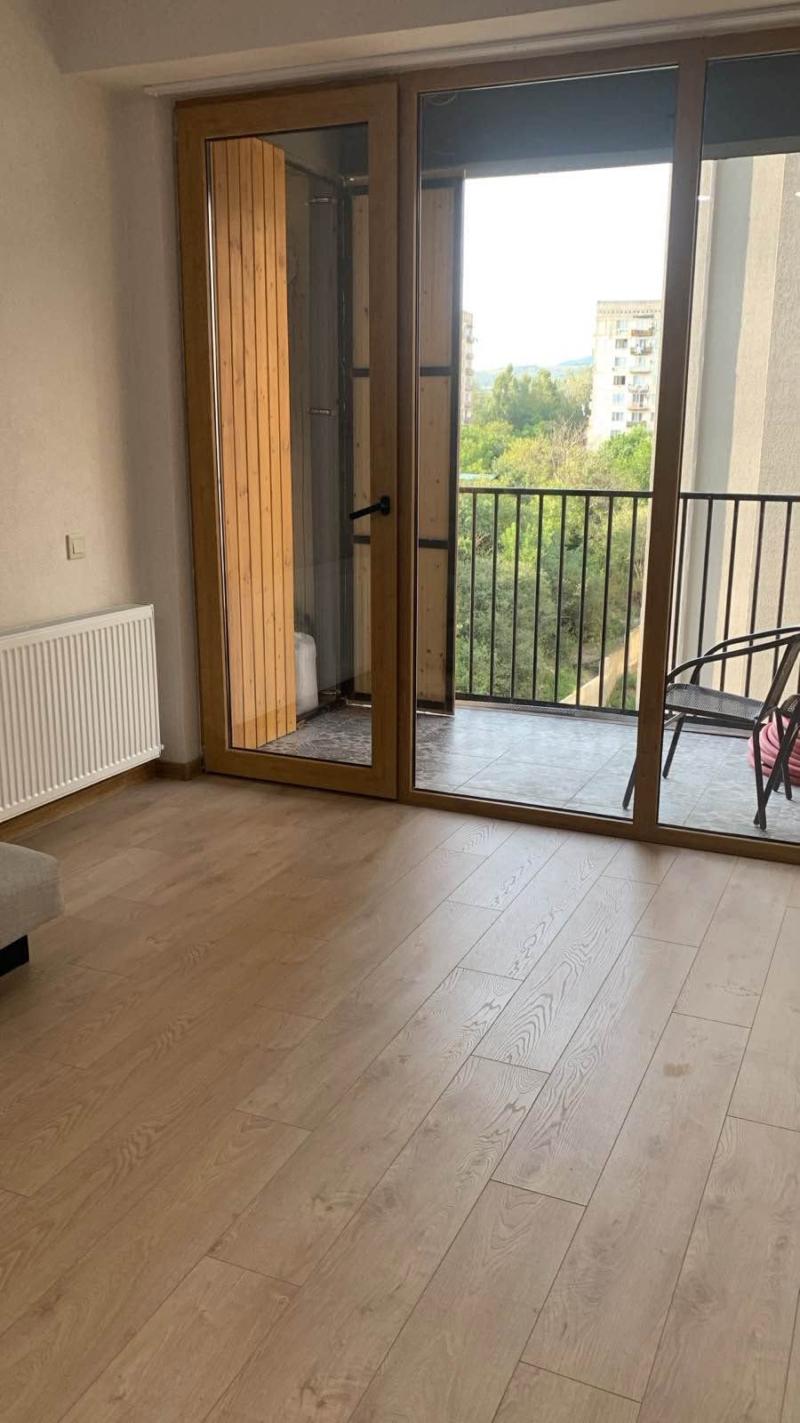 Рядом с олимпийским бассейном продается квартира. 40,5 кв.м — 63,000$