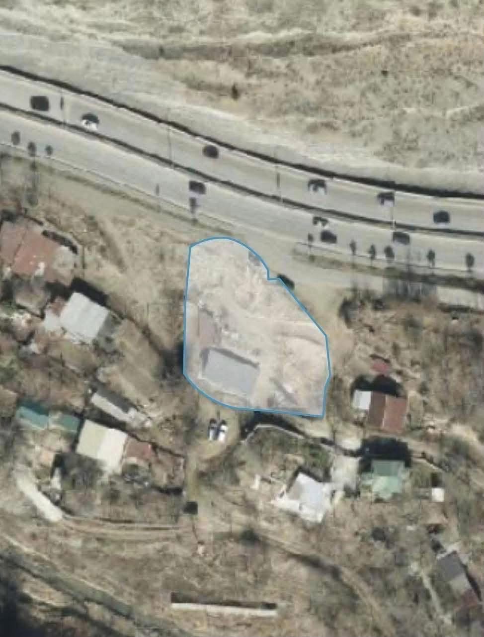 1340 м² участок земли, перекрёсток улицы Амиреджиби