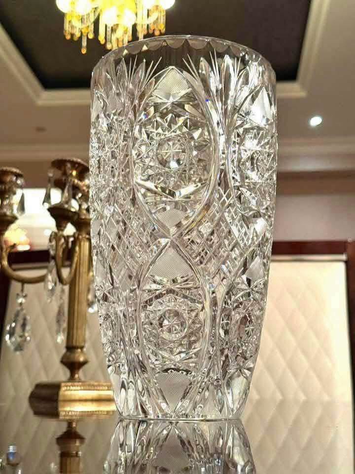 ჩეხური ბროლის ვაზა