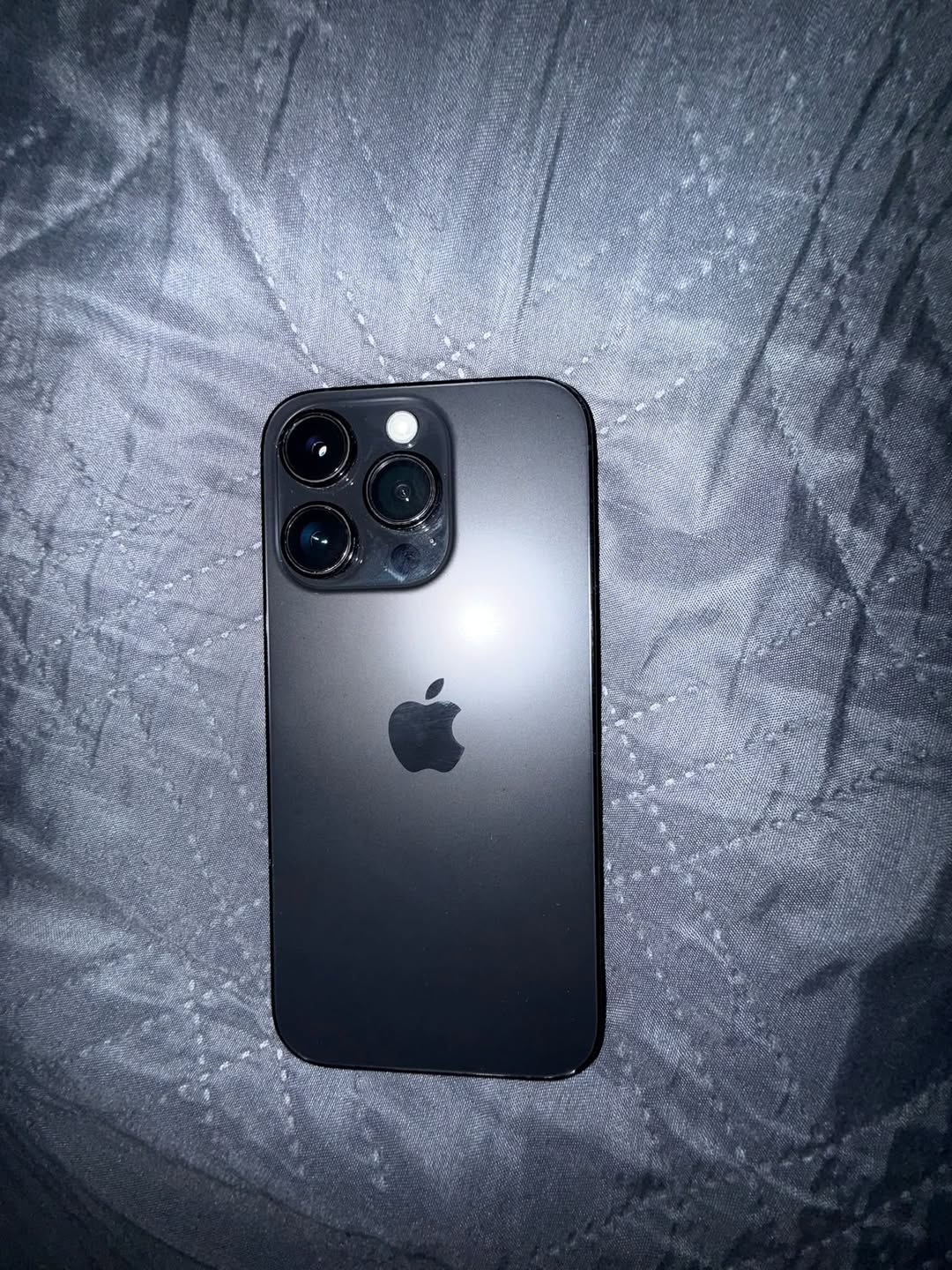 He buys 14 Pro for 128 Gb at 76% discount - 1,000₾