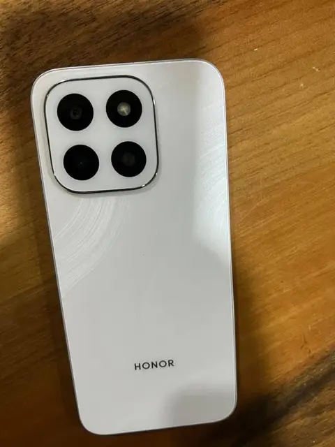 Վաճառվում է Honor X6c լավ վիճակում — 400₾