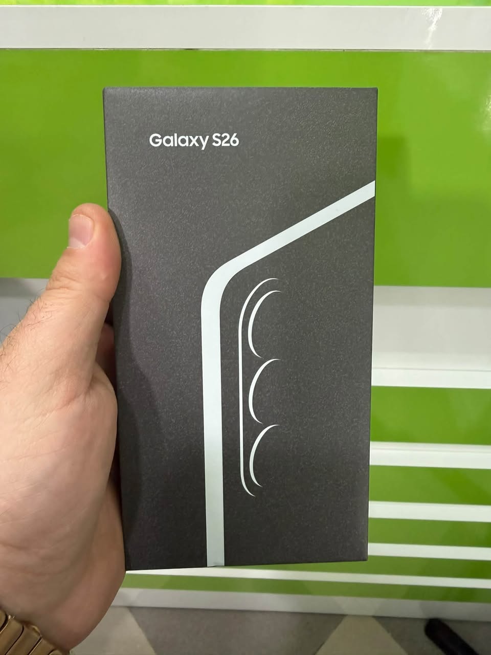 Samsung Galaxy S26 siyah 12/256GB. Kapalı kutu. Fiyat: 285.000.