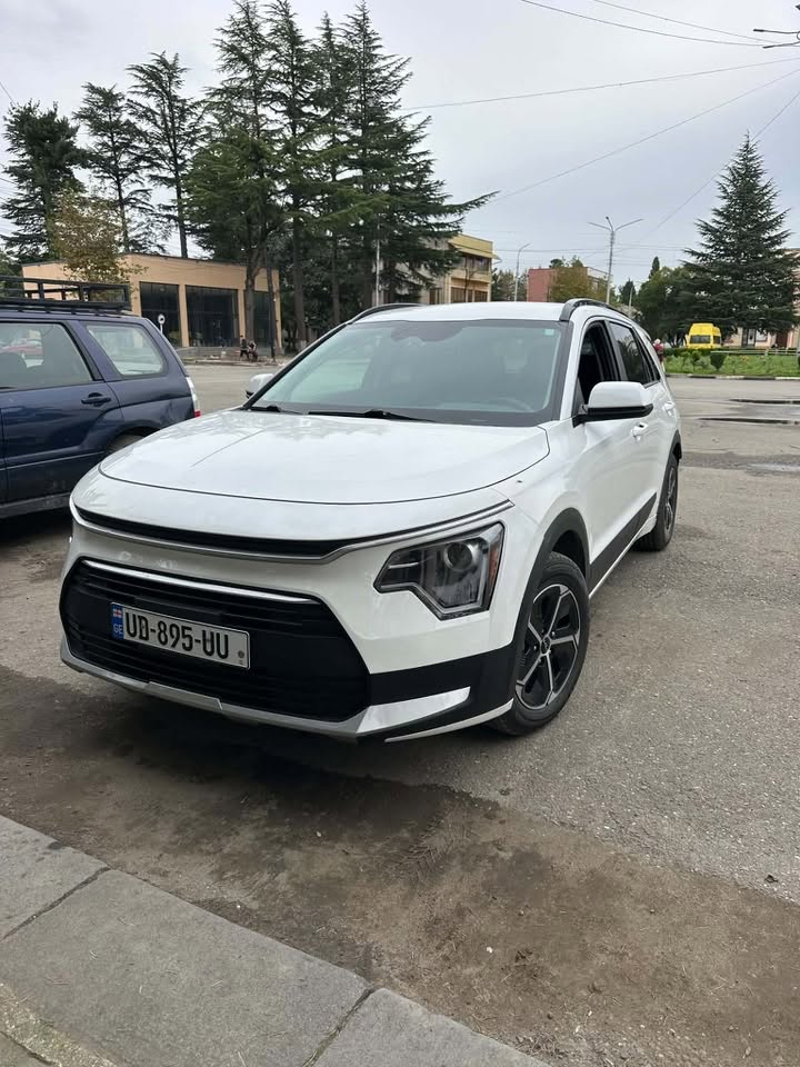 კია ნირო 2023 წლიანი, 37000 მილი, 15500$