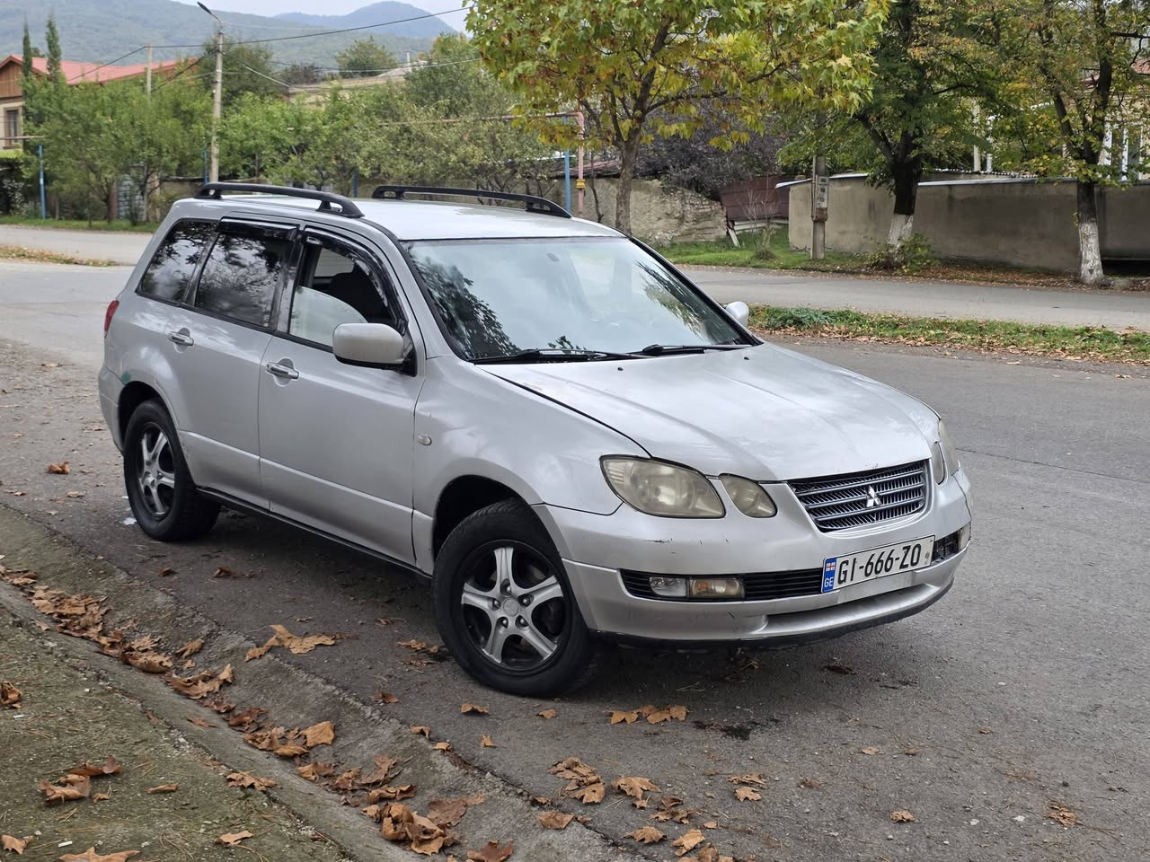 Mitsubishi Airtrek 2001