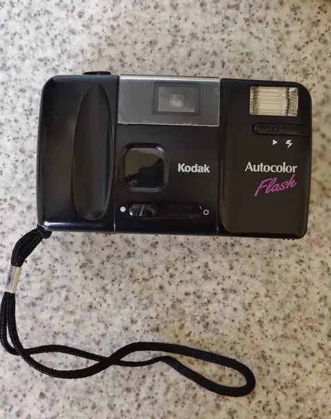 Kodak Autocolor Flash film fotoğraf makinesi
