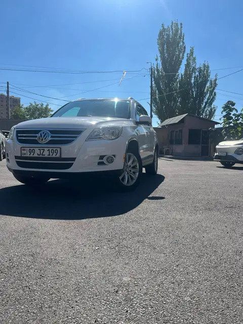 Մեքենան գտնվում է շատ լավ վիճակում։ 2008 — 8,500$