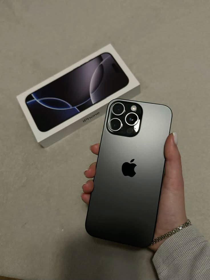 iPhone 16 Pro Max 256GB, 96% condition, 660 lari.