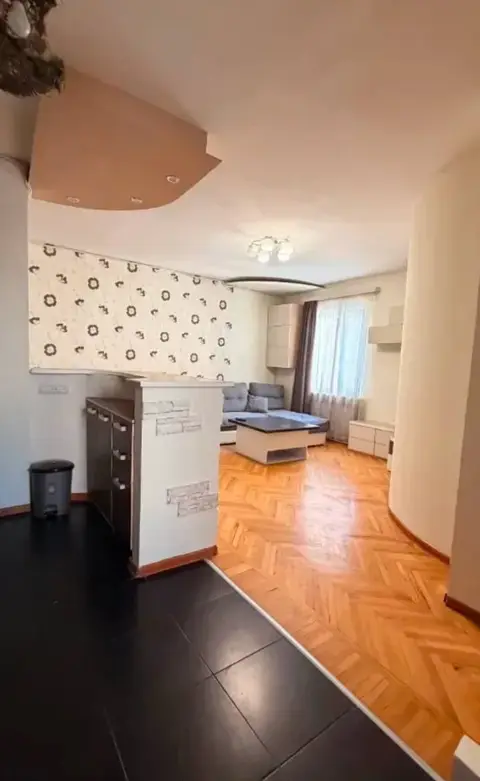 Վաճառվում է 3 սենյականոց բնակարան, Երևան