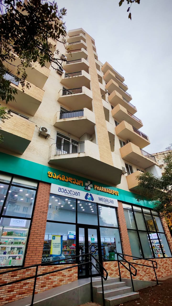 2 otaqlı mənzil satılır, Tbilisi