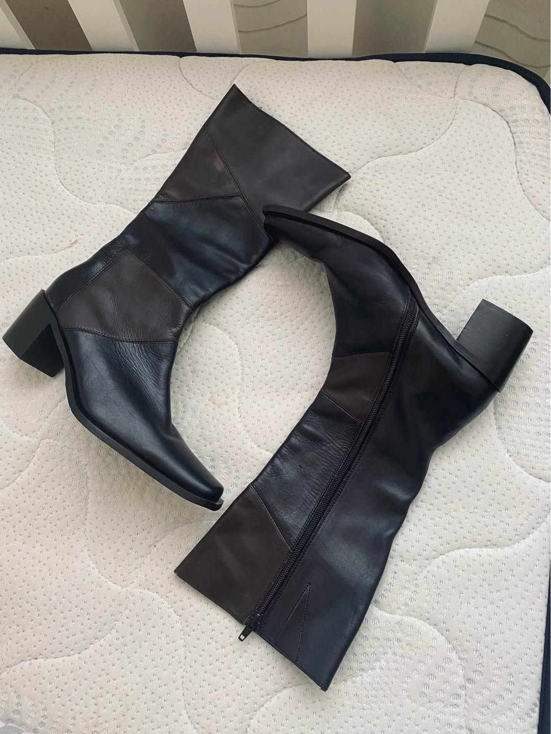 Black leather gloves, size 36