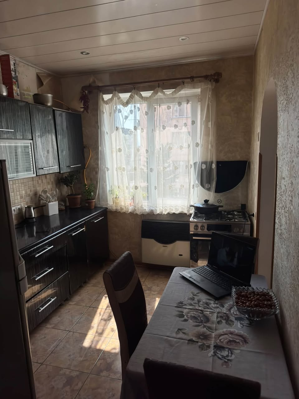 Kiralanıyordur daire, Tiflis