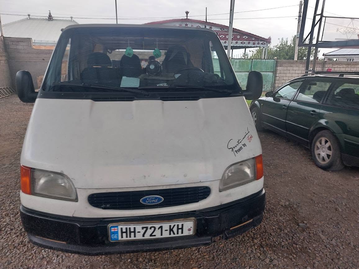 Avtomobil 1995 — 2,700$