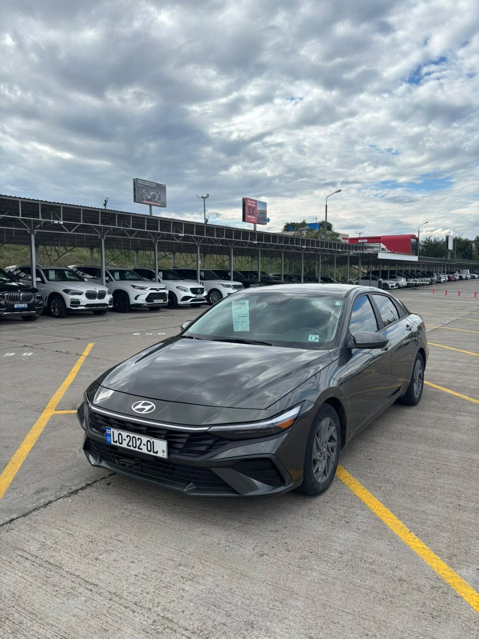 იყიდება HYUNDAI ELANTRA 2024 წლის. ბენზინი — 14,500$