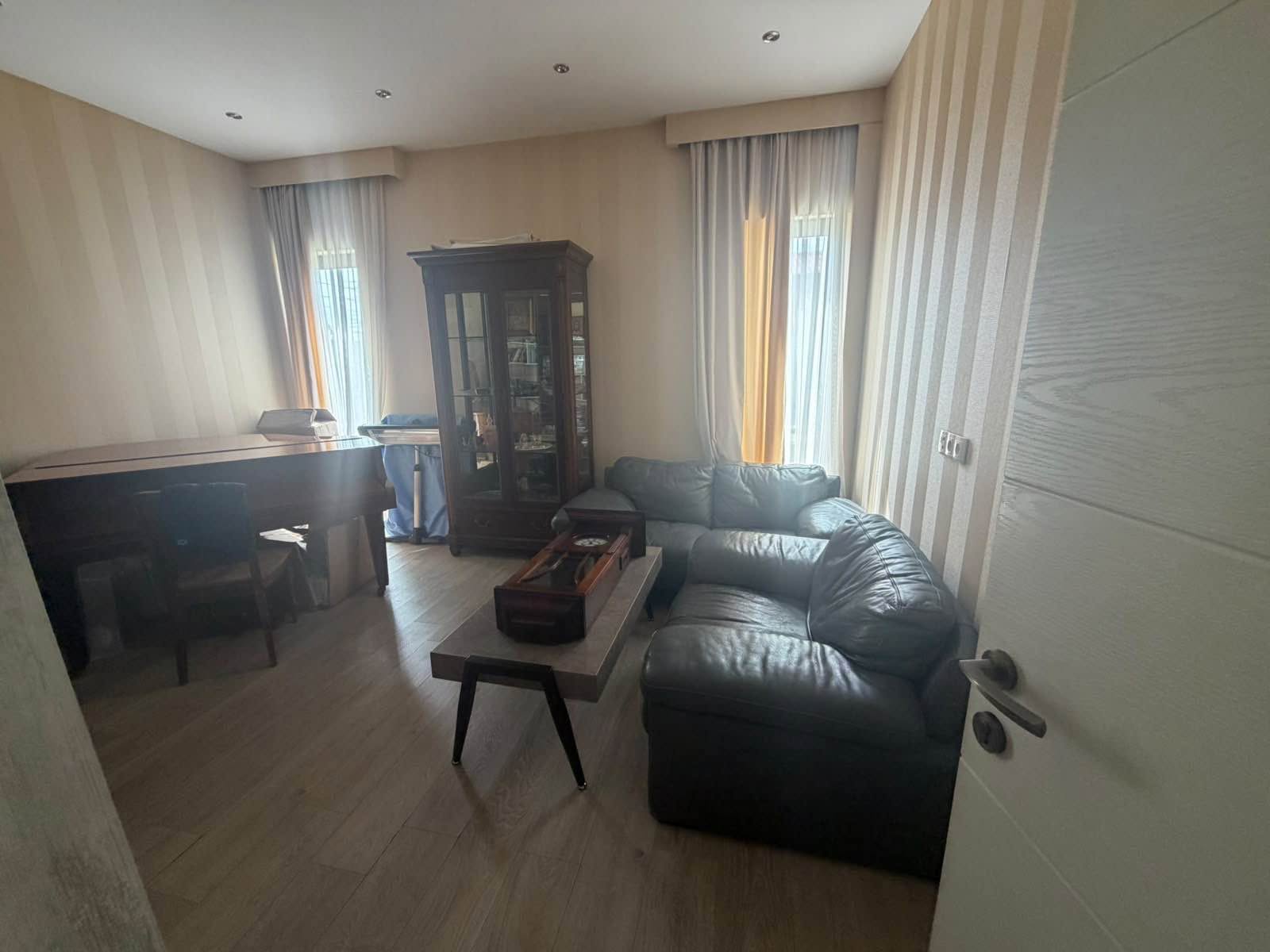 House / Villa — $2,900