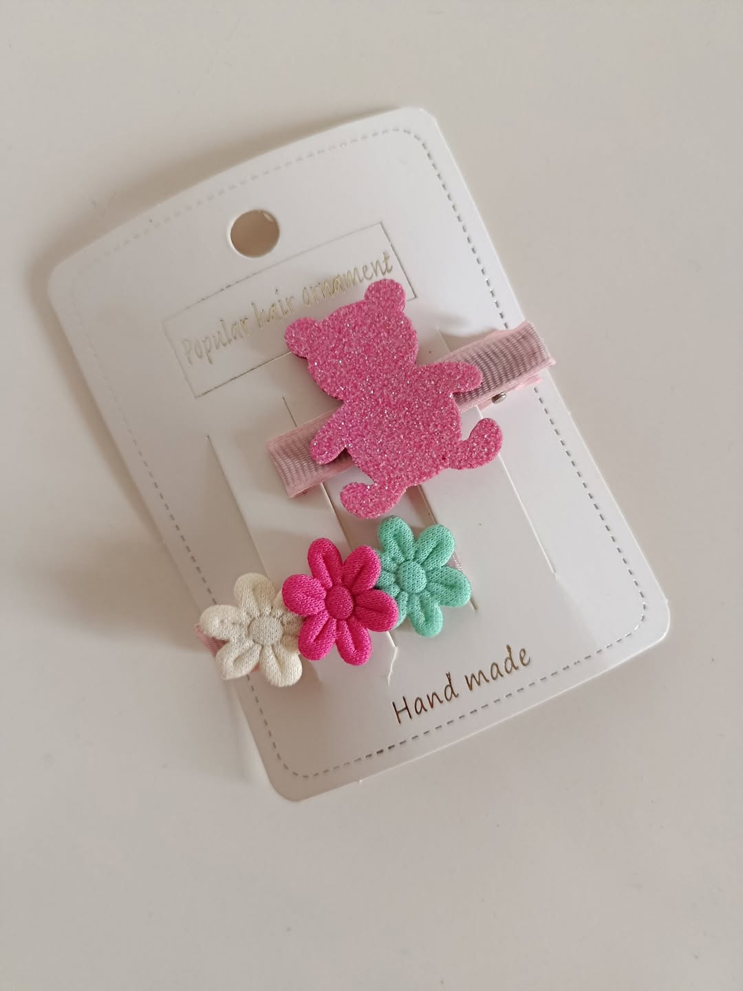 Children's hair accessories: bear and flowers