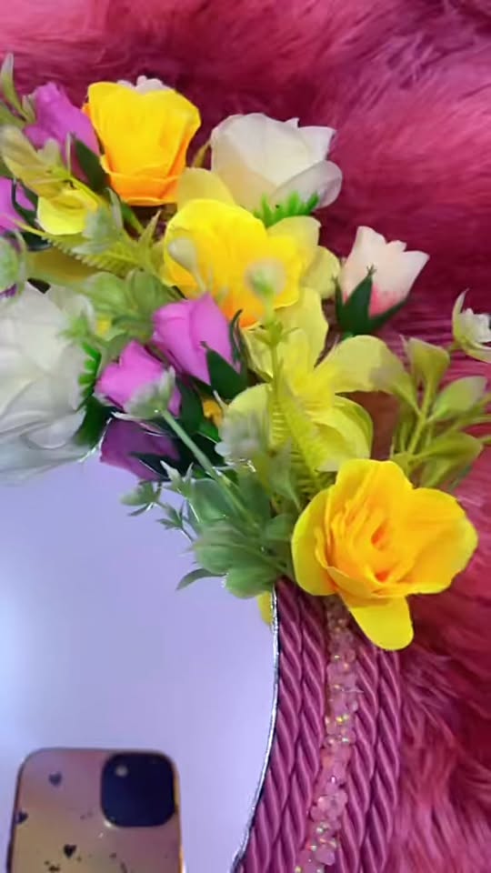 Շինած ծաղիկների կոմպոզիցիա
