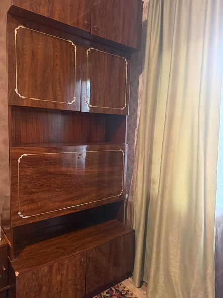 Wooden wardrobe cabinet, urgent sale