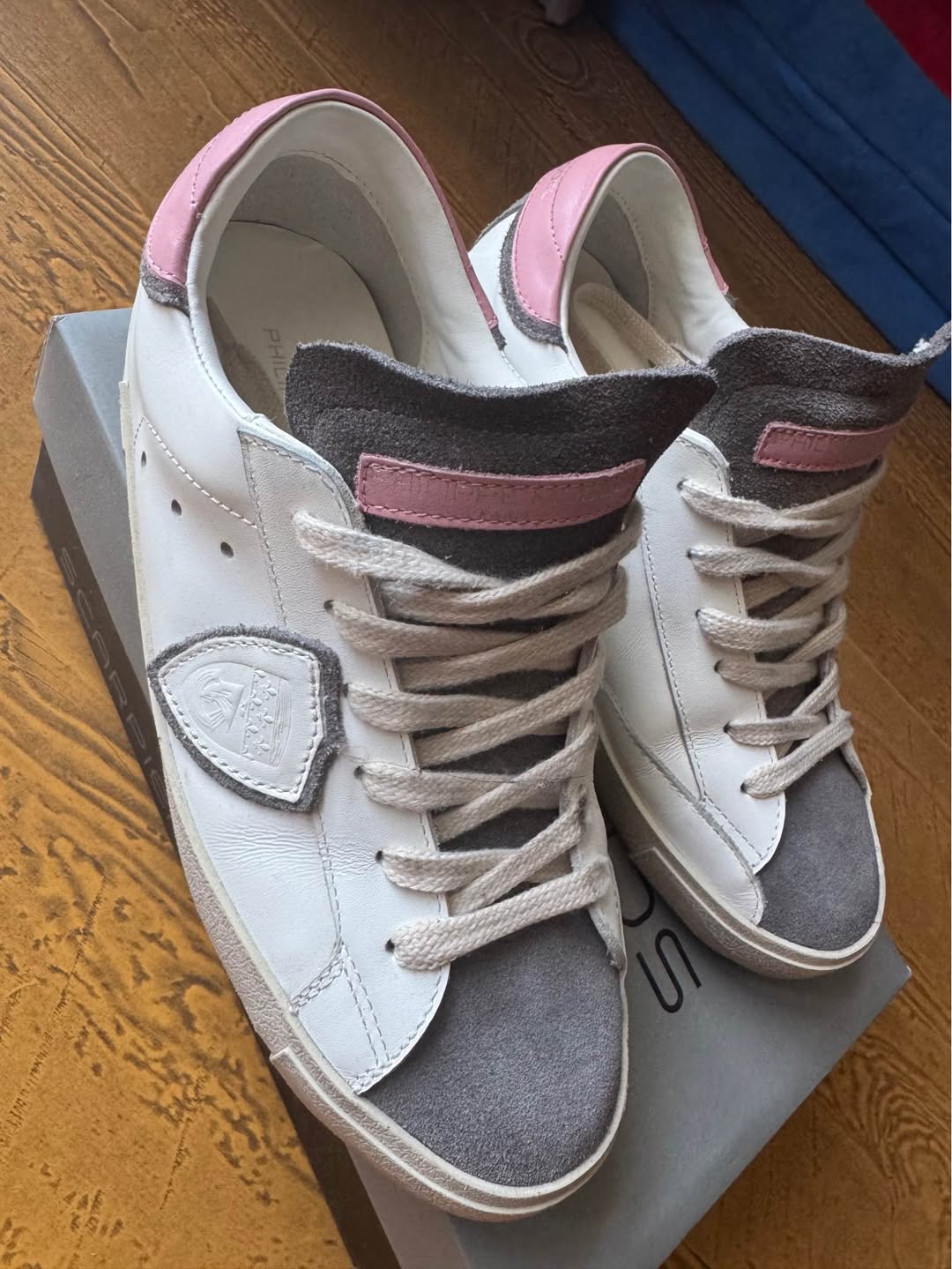 Philips sneakers, size 38
