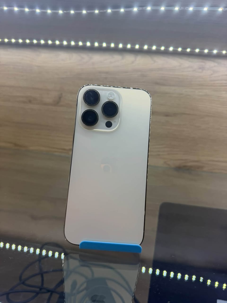 იყიდება iPhone 14 Pro 256GB — 1,050₾