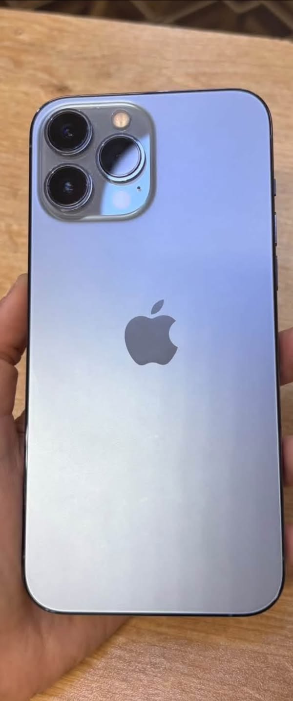 iPhone 13 Pro Max 92% 🔋 Производитель — 200 000 рублей