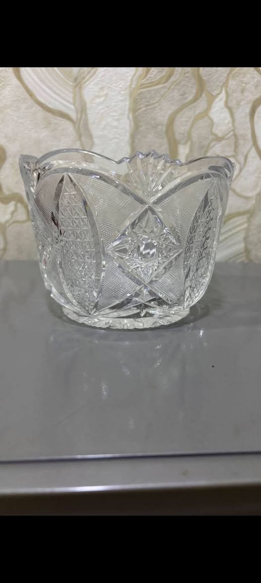 Xrustal kasa, kəsilmiş naxış