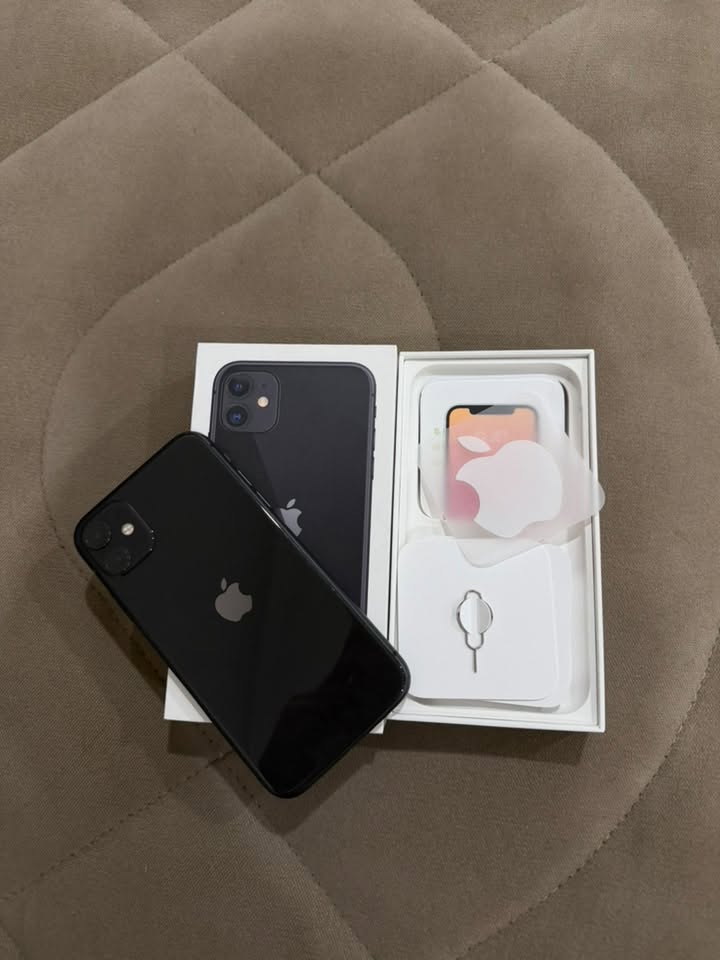 iPhone 11 128GB is for sale — 400₾