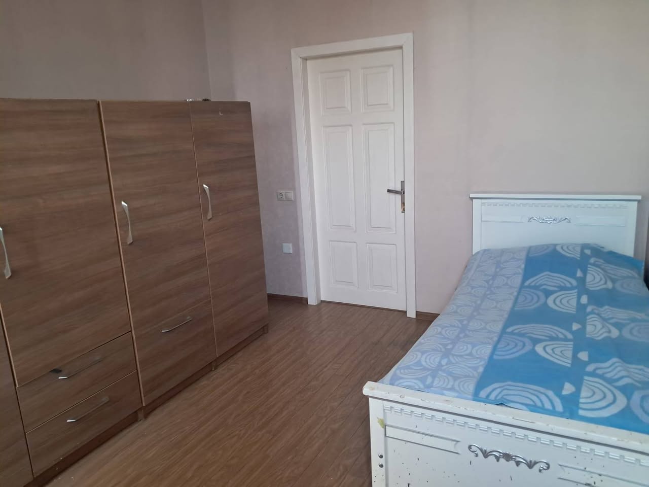 Խումհետ շտապ վաճառք. 4 սենյականոց բնակարան