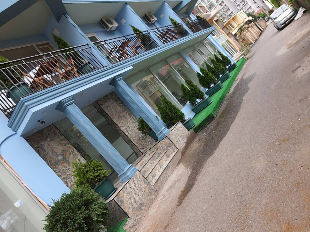 Batumi'de hazır otel, 10 oda, 330 m²