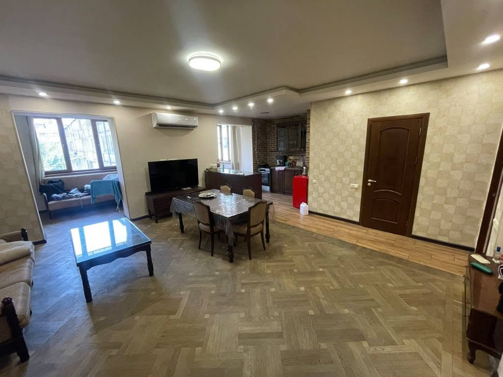 Продаётся 3-комнатная квартира, Ереван — $199,900