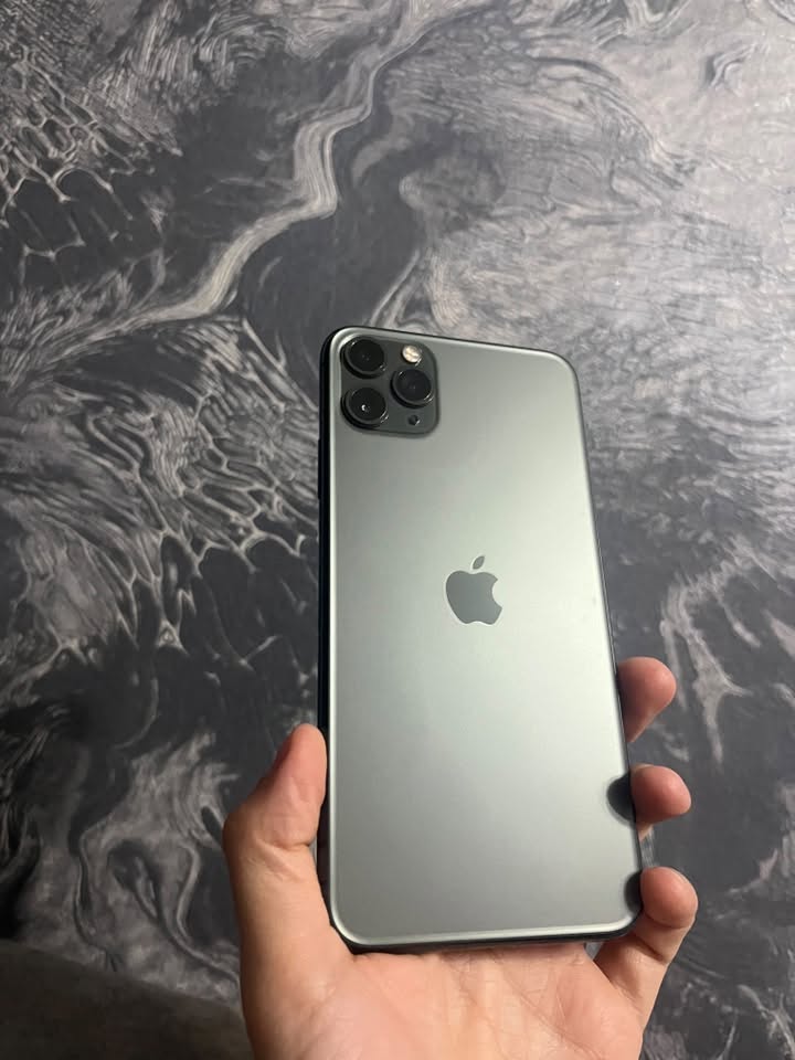 📱 iPhone 11 Pro Max —