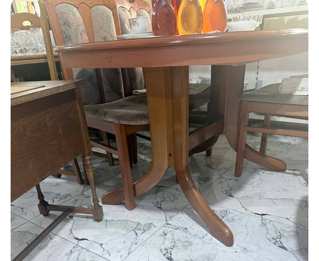 Alman açılır masa dört sandalyeyle - 1,400₾