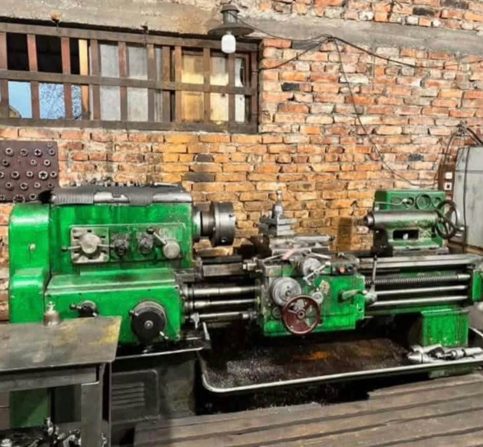 Satılık 1800 $'lık dikiş makinesi Kutaisi'de