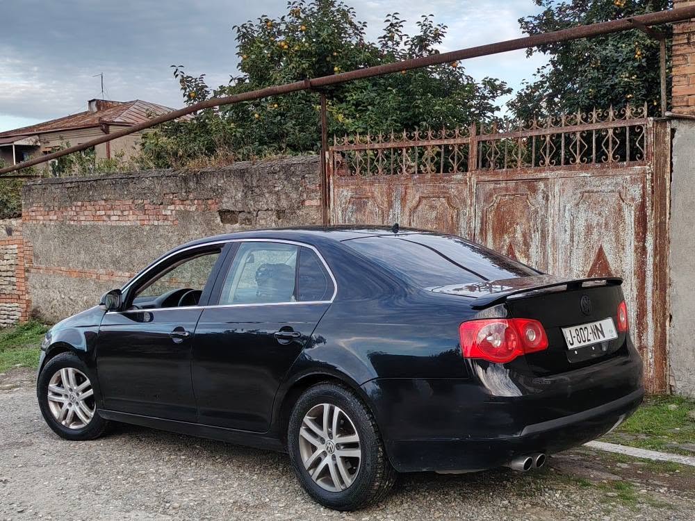 2006 թվական։ 2.5 բենզին։ Լավ վիճակում։ — 2,700$