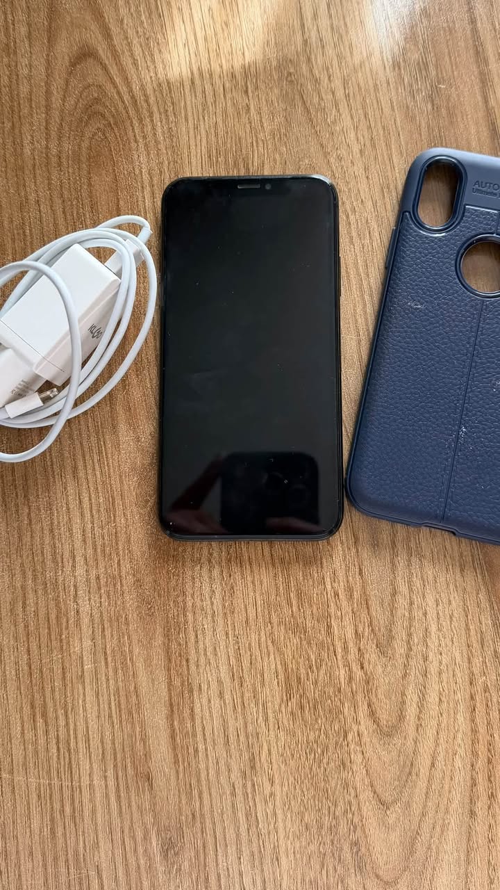 iPhone X Max for sale, in good condition, European, 64gb, price 450 lari.