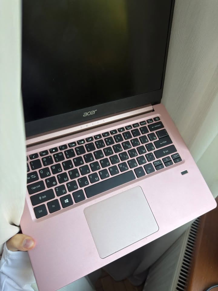 Acer Swift 1600₾ fiyatına satılık, ideal durumdadır