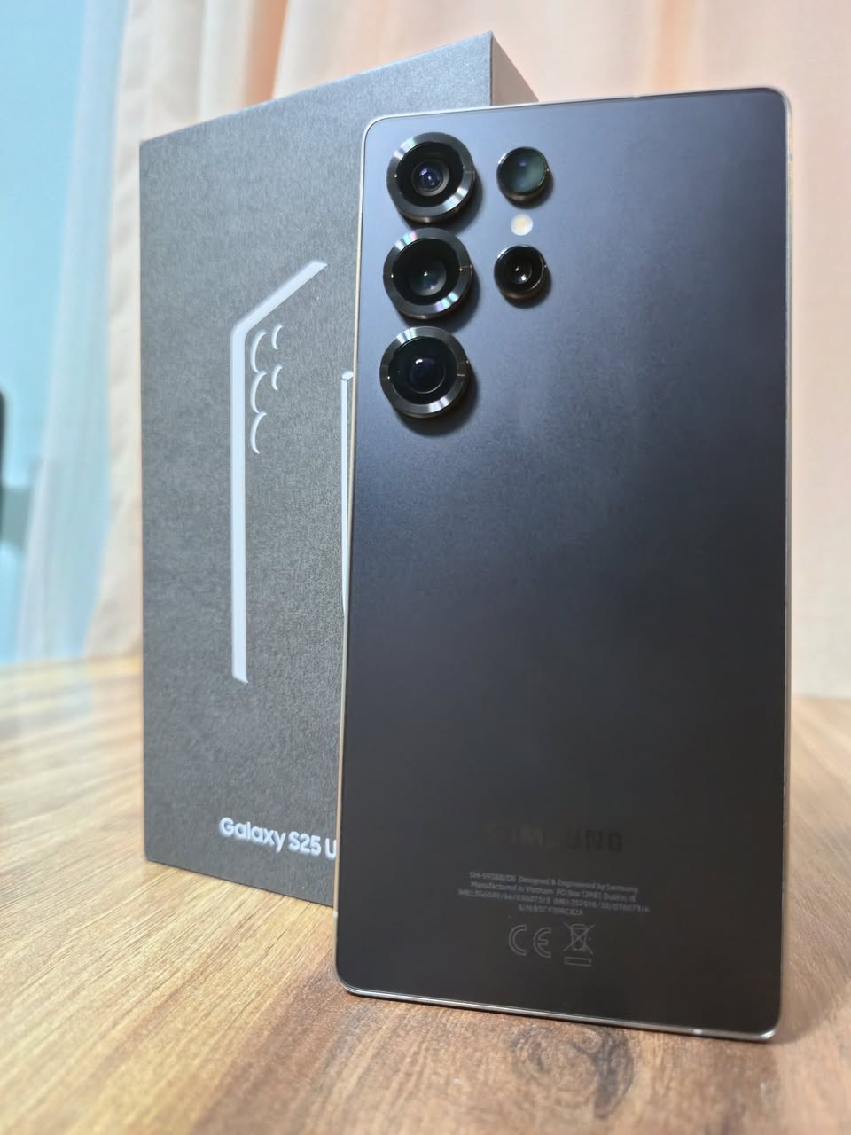 სამსუჯი Galaxy S25 Ultra 2027 — 2400ლ