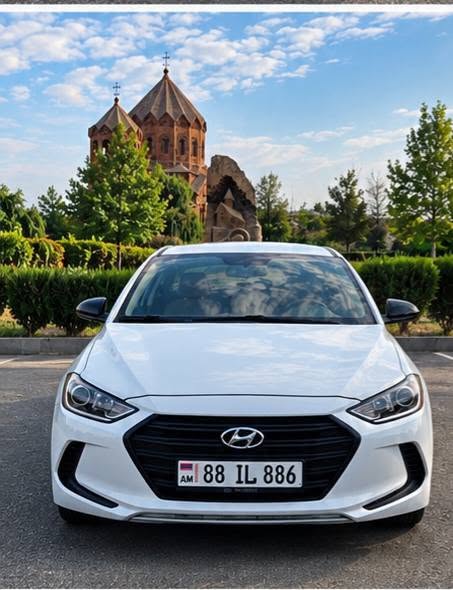 Hyundai Elantra 2017 — 8,900$