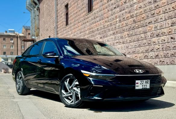 Hyundai Elantra 2025
