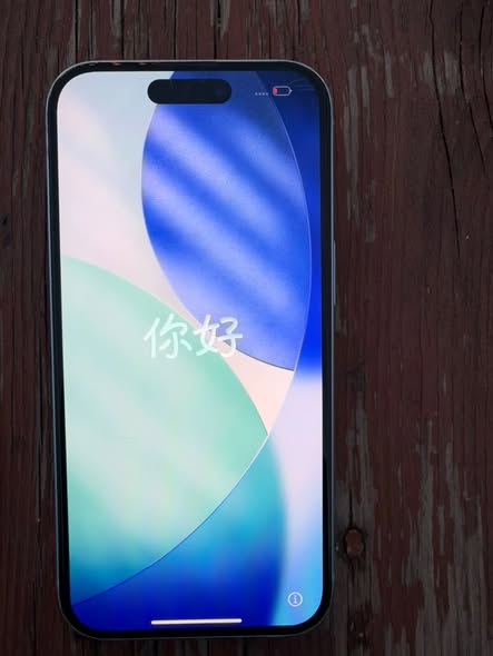 iPhone 15, battery 80%