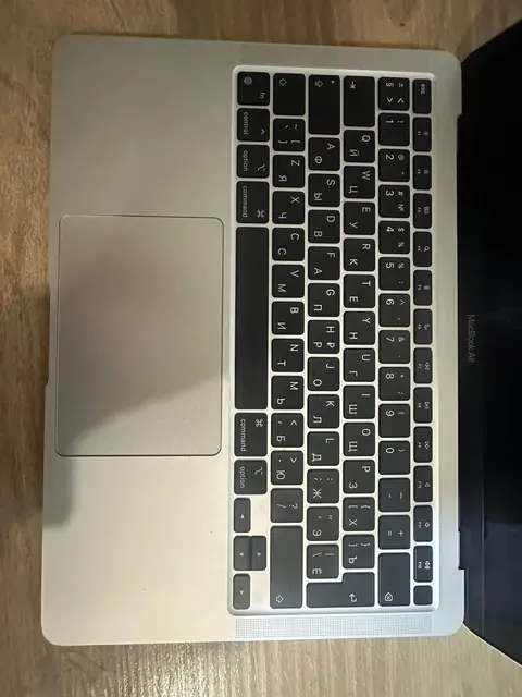 იყიდება MacBook Air m1 2020,1550 ლარში,მდგომარეობა