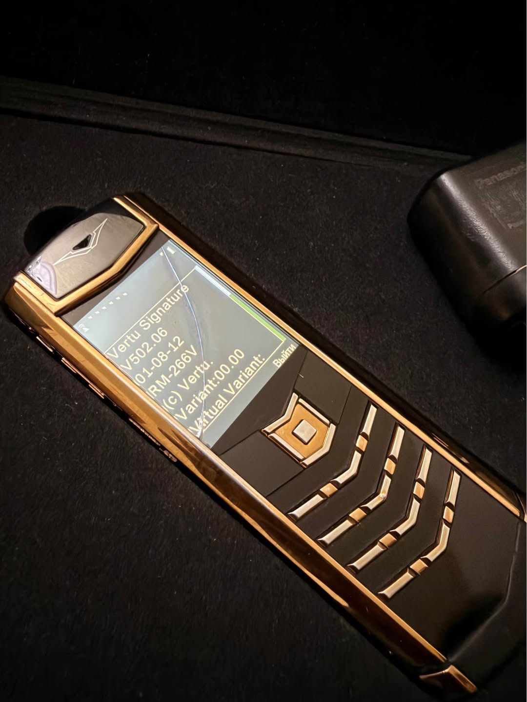 Vertu Signature S gold phone, original