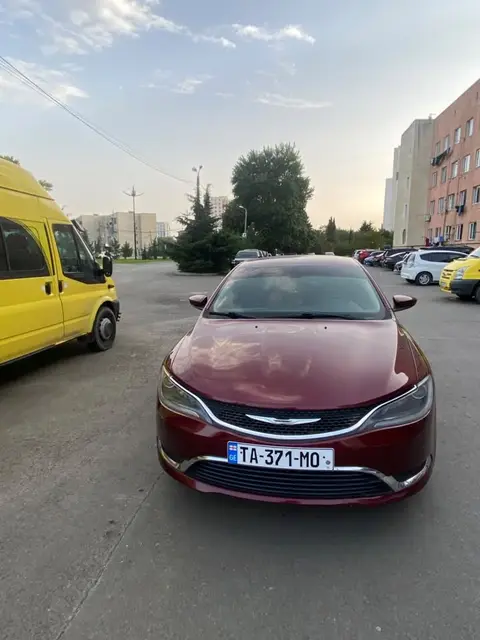 Продаётся Chrysler 200 Limited, 2015 года — 4,000$