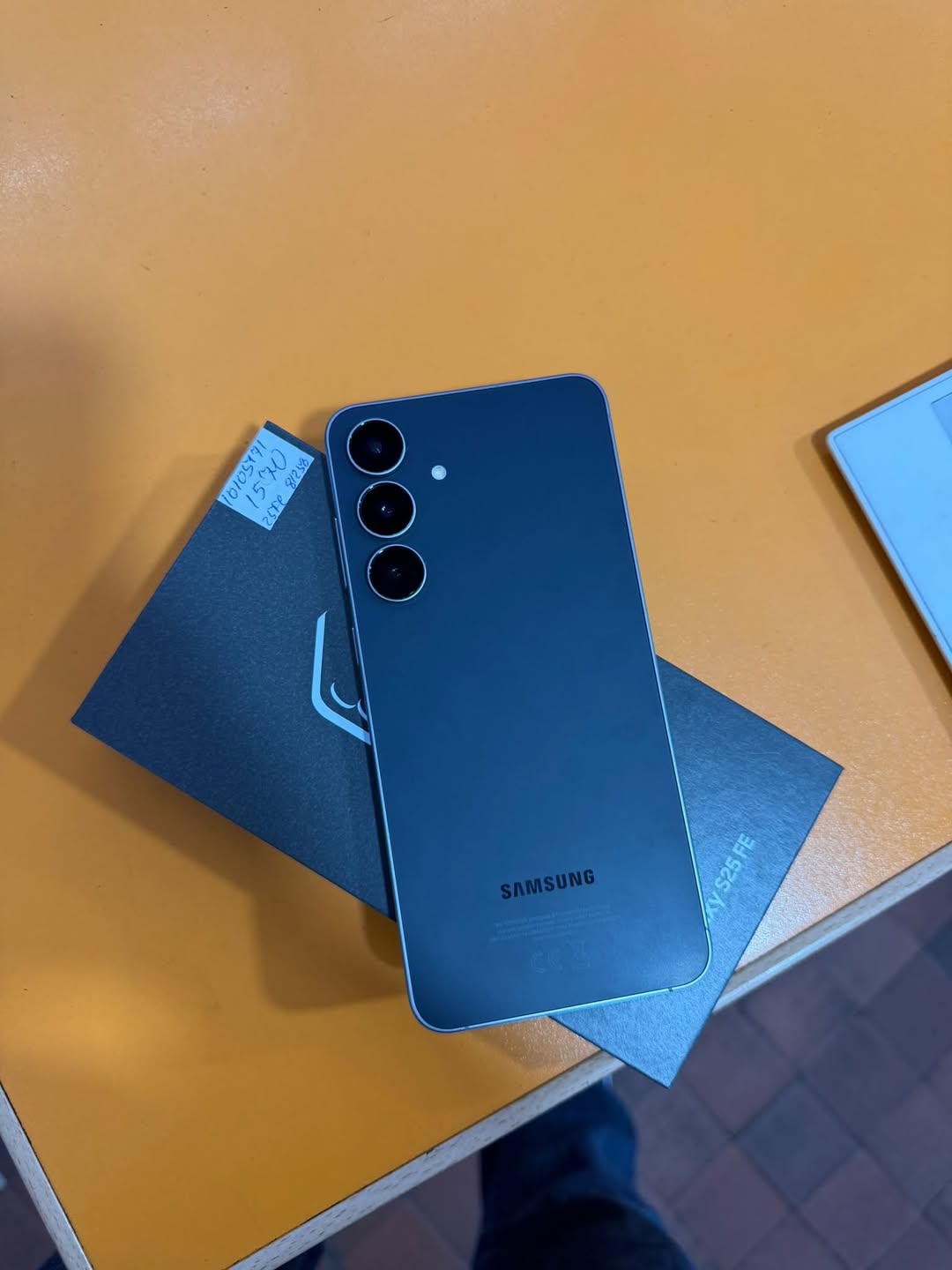 📱🔥 Samsung Galaxy S25 FE — 1,350₾ satıştadır