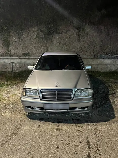 1995 թիվ , փդած ցեցոտ տեղեր — 3,800$