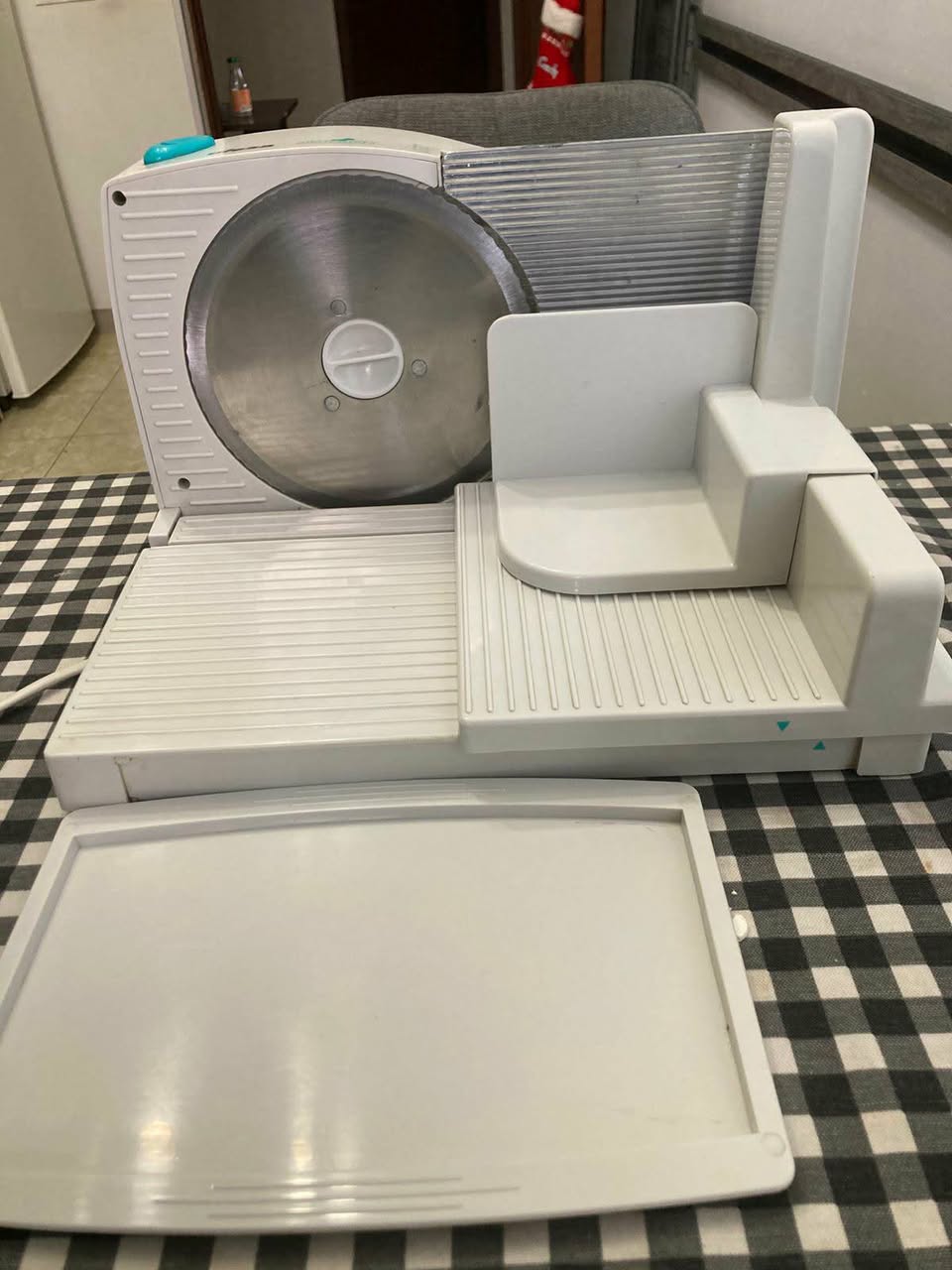 Elektrik ət kəsən maşın