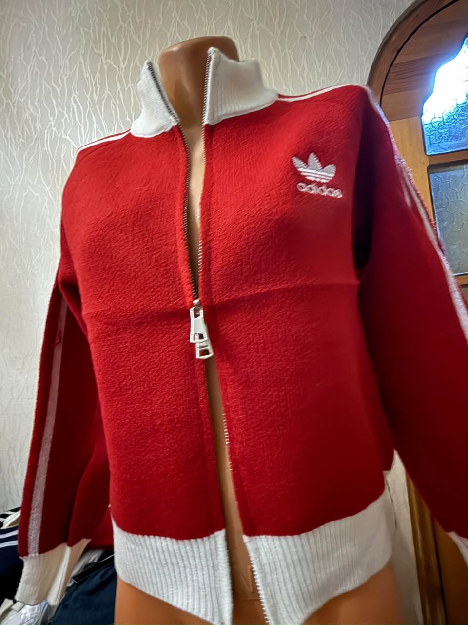 Adidas qırmızı idman şalvarı